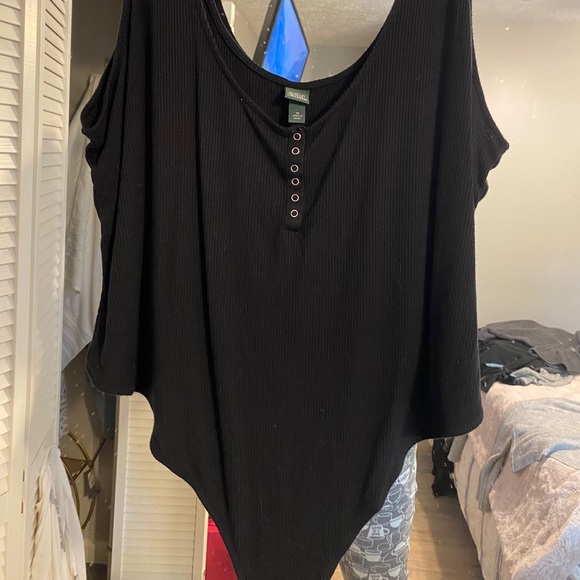 Plus Size bodysuit - Picture 2 of 3